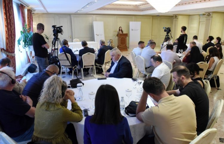 Nënshkruhet kodi për përdorim të rrjeteve sociale në kohë zgjedhjesh