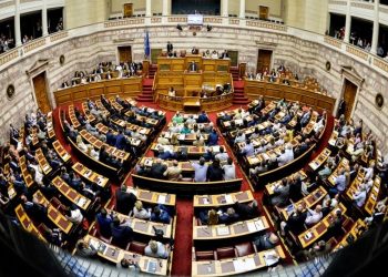 Greqia miratoi një ligj për kthimin me forcë të emigrantëve pa dokumente