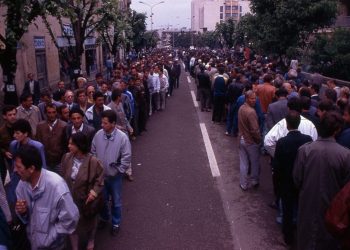 Kurti kujton grevën e punëtorëve të vitit 1990: Një nga aksionet më masive