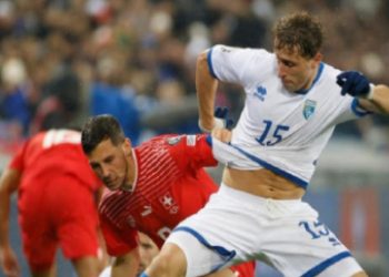 Filloi ndeshja Zvicër – Kosovë