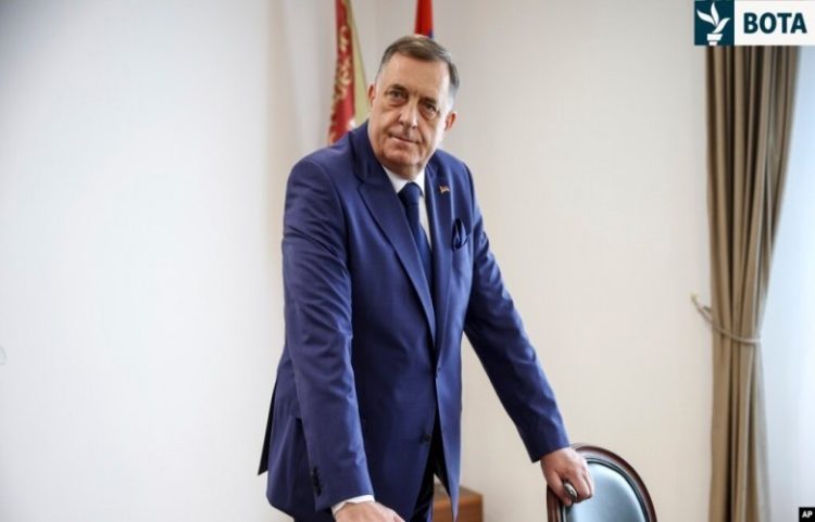 Sllovenia ia ndalon hyrjen Dodikut