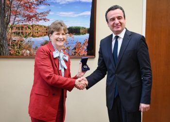 Kurti takoi senatoren amerikane Jeanne Shaheen