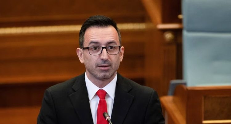 Basha njofton se emri i tij është hequr nga publikimi ku akuzohej rëndë UÇK-ja