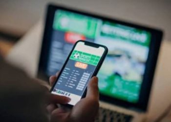 Falë politikave të gabuara dhe të papërgjegjshme, lojërat e fatit kanë hyrë në çdo shtëpi përmes internetit!