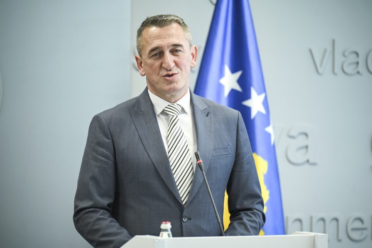 Rashiq: Presidentja nuk do ta mandatojë LVV-në pa vendim të Kushtetueses, pres masë të përkohshme