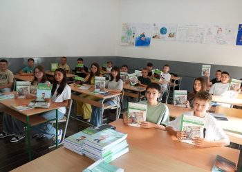 Vazhdon shpërndarja e librave falas për nxënësit e Luginës së Preshevës
