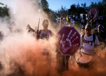 Izraelitët protestojnë teksa ushtria shton sulmet në Gazë