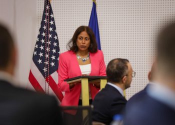 Ambasada e SHBA-së: Shëndetësia dhe arsimi paralel serb duhet të integrohen në sistemin e Kosovës