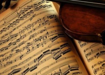Muzika klasike përmirëson gjumin dhe ul ankthin