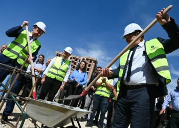 Vendoset gurthemeli i Kuzhinës Qendrore në Podujevë që do t’i shërbejë 10 mijë fëmijëve