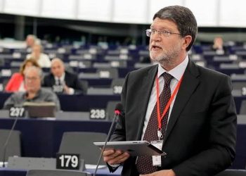 Eurodeputetët socialistë: Vuçiq, kalë troje i Putinit në Ballkan