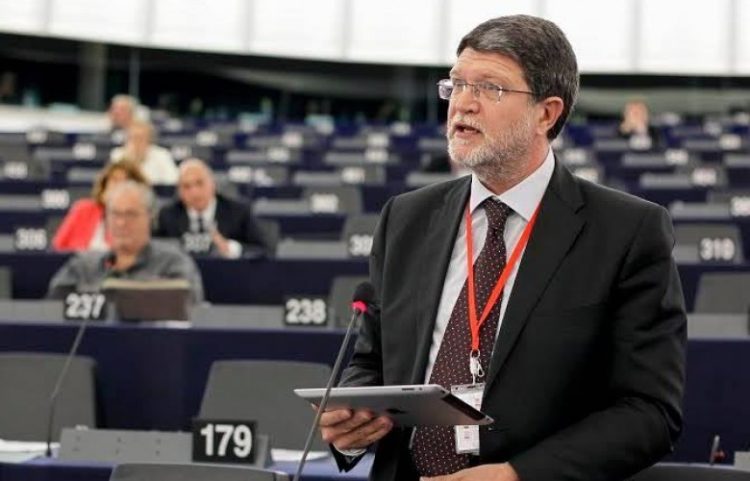 Eurodeputetët socialistë: Vuçiq, kalë troje i Putinit në Ballkan