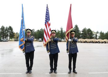 FSK nderon viktimat e 11 shtatorit, ul flamujt në gjysmështizë në të gjitha kazermat