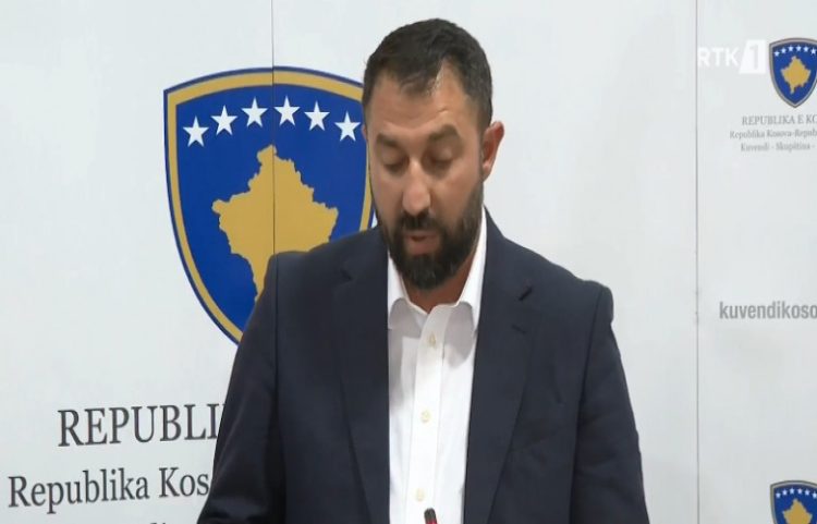 Krasniqi kërkon që Kushtetuesja ta refuzojë ankesën e Listës Serbe