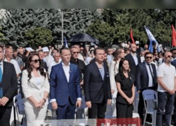 Faton Peci dhe Albin Kurti nisin bashkë fushatën në zemër të Mitrovicës së Jugut (VIDEO)