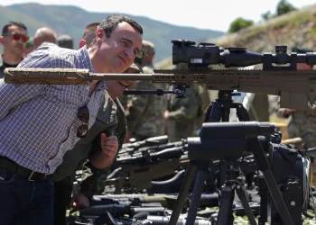 Ballkani mes dronëve të NATO-s dhe raketave nga Lindja