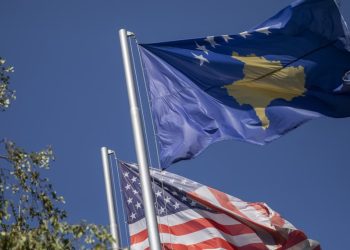 Ambasada amerikane: ShBA, gjithmonë mike e popullit të Kosovës – do të vlerësojmë veprimet e Qeverisë në detyrë
