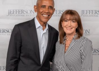 Jahjaga takon presidentin Obama në ShBA, kërkon mbështetje për Kosovën