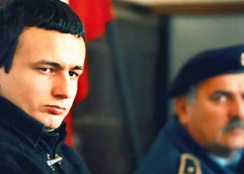 Rron Gjinovci: Mbrojtja e Thaçit dhe të tjerëve duhej të ishte si ajo e Kurtit në Nish më 2000