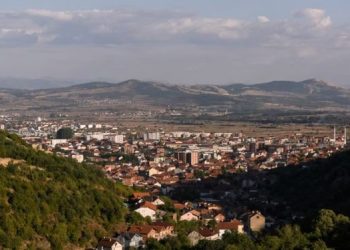 “Serbia po përdor militarizimin si mjet frikësimi dhe përjashtimi të shqiptarëve nga institucionet”