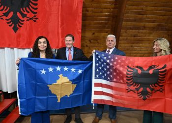 Presidentja nis vizitën në SHBA, takim të ngrohtë me mërgatën shqiptare në Waterbury