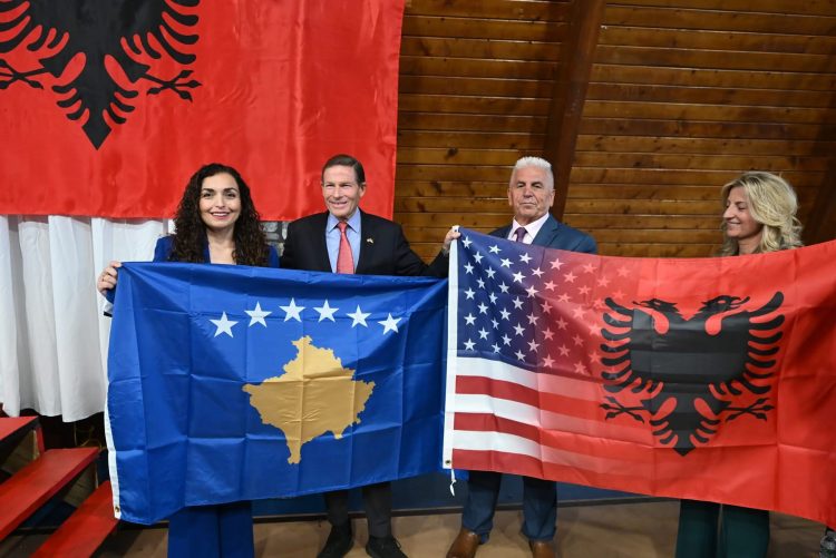 Presidentja nis vizitën në SHBA, takim të ngrohtë me mërgatën shqiptare në Waterbury