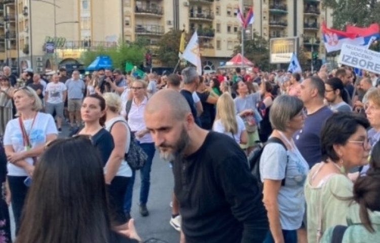 Politikanët e Vojvodinës: Serbia mes autoritarizmit dhe rrugës evropiane