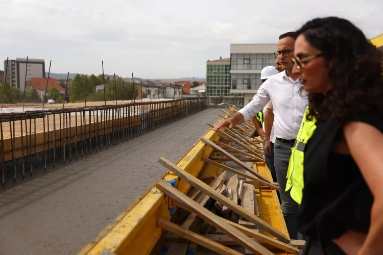 Hyseni: Për 4 vjet, Gjilanit i’a kthyem gjallërinë dhe ritmin e zhvillimit me mbi 80 projekte të mëdha infrastrukturore (Video)