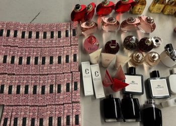 Ndalohen produkte kozmetike të padeklaruara në Aeroportin e Prishtinës