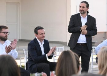 Kurti: Bashkë me Valon Prebezen, Fushë – Kosovën do të bëjmë me kushte të dinjitetshme banimi