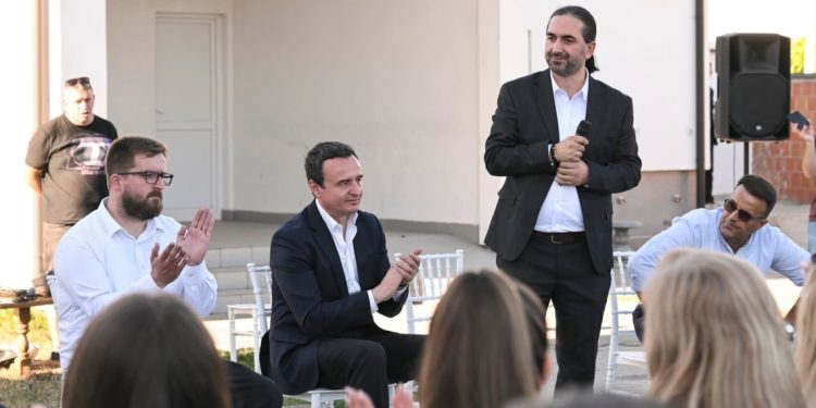 Kurti: Bashkë me Valon Prebezen, Fushë – Kosovën do të bëjmë me kushte të dinjitetshme banimi