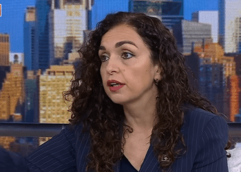 Osmani për Fox News: Trumpi ndihmoi në parandalimin e përshkallëzimit të situatës në Kosovë