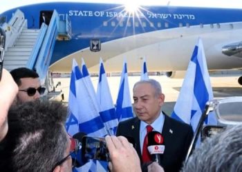 Avioni i kryeministrit izraelit shmang shumicën e hapësirës ajrore evropiane për shkak të urdhër-arrestit të GJND-së