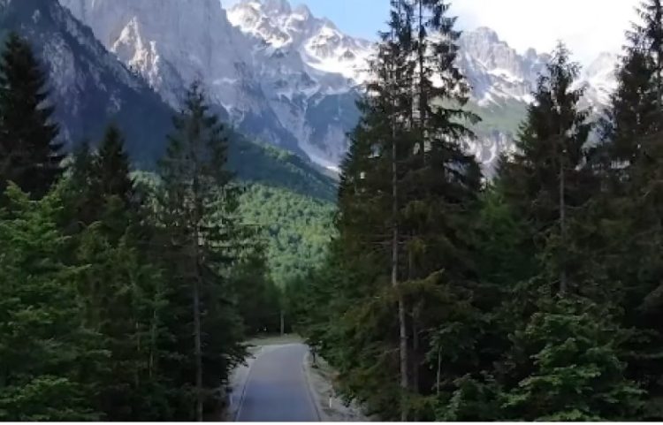 Shqipëria 9 milionë vizitorë të huaj deri në gusht