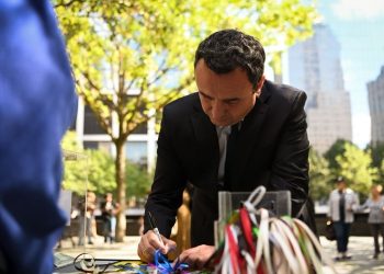 Kurti në Nju Jork nderon viktimat e 11 Shtatorit