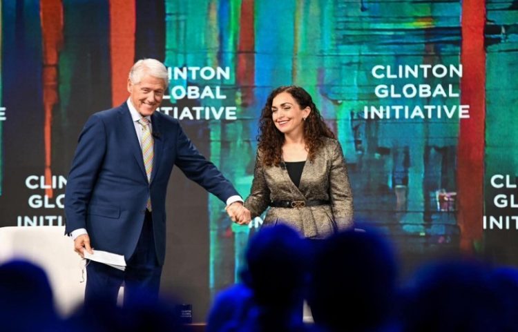 Osmani ndan rrëfimin e Kosovës me presidentin Clinton në New York