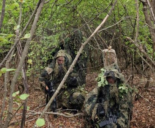 Ushtarët e FSK-së përgatiten për qitje nga distanca të largët