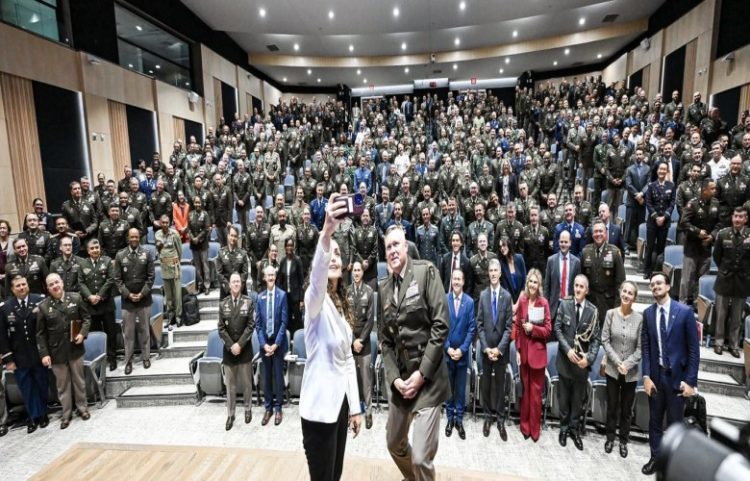 Osmani falënderon Kolegjin e Luftës së Ushtrisë Amerikane për mikpritjen