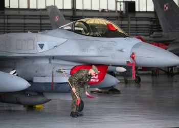 Në përgjigje të ndërhyrjeve ruse, Polonia mbyll hapësirën ajrore