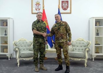 Komandanti i KFOR-it Barduani në takim lamtumirës me shefin e ushtrisë serbe, flasin për sigurinë