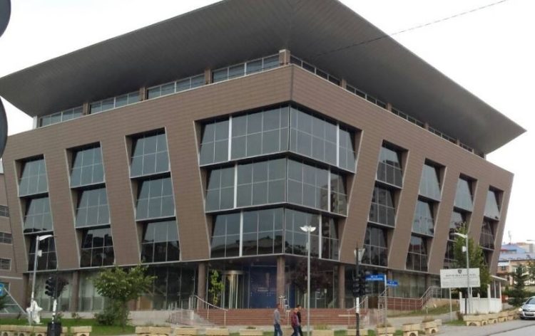 MAShTI për ndryshimin e çmimeve të librave: Shqetësimet janë adresuar në Inspektoratin e Tregut