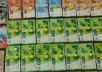 Qytetari nga Shtimja dorëzon në polici një portofol me mbi 2 mijë euro