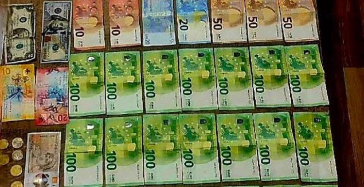 Qytetari nga Shtimja dorëzon në polici një portofol me mbi 2 mijë euro