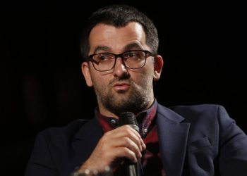 “Mos e përjashtoni arrestimin e Kurtit” – Gashi ‘godet’ me ironi pas zhvillimeve të fundit në Hagë