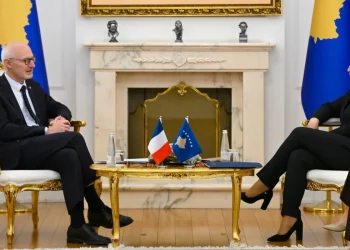 Osmani pret ambasadorin francez: Funksionalizimi i plotë i institucioneve është prioritet