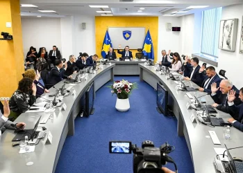 Kurti: Morëm 23 vendime, për investime në komuna dhe projekte publike