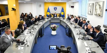 Kurti: Morëm 23 vendime, për investime në komuna dhe projekte publike