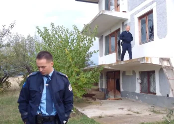 Gazetari Vudi Xhymshiti dënon v@ndalizimin e shtëpisë familjare në Kosovë