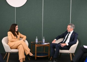 Osmani takohet me kryeministrin e Holandës, i kërkon mbështetje për heqjen e masave të BE-së ndaj Kosovës