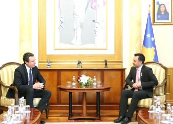 Kurti takohet me Bashën, e njofton se do ta dërgojnë emrin e mandatarit për formimin e Qeverisë tek Presidentja